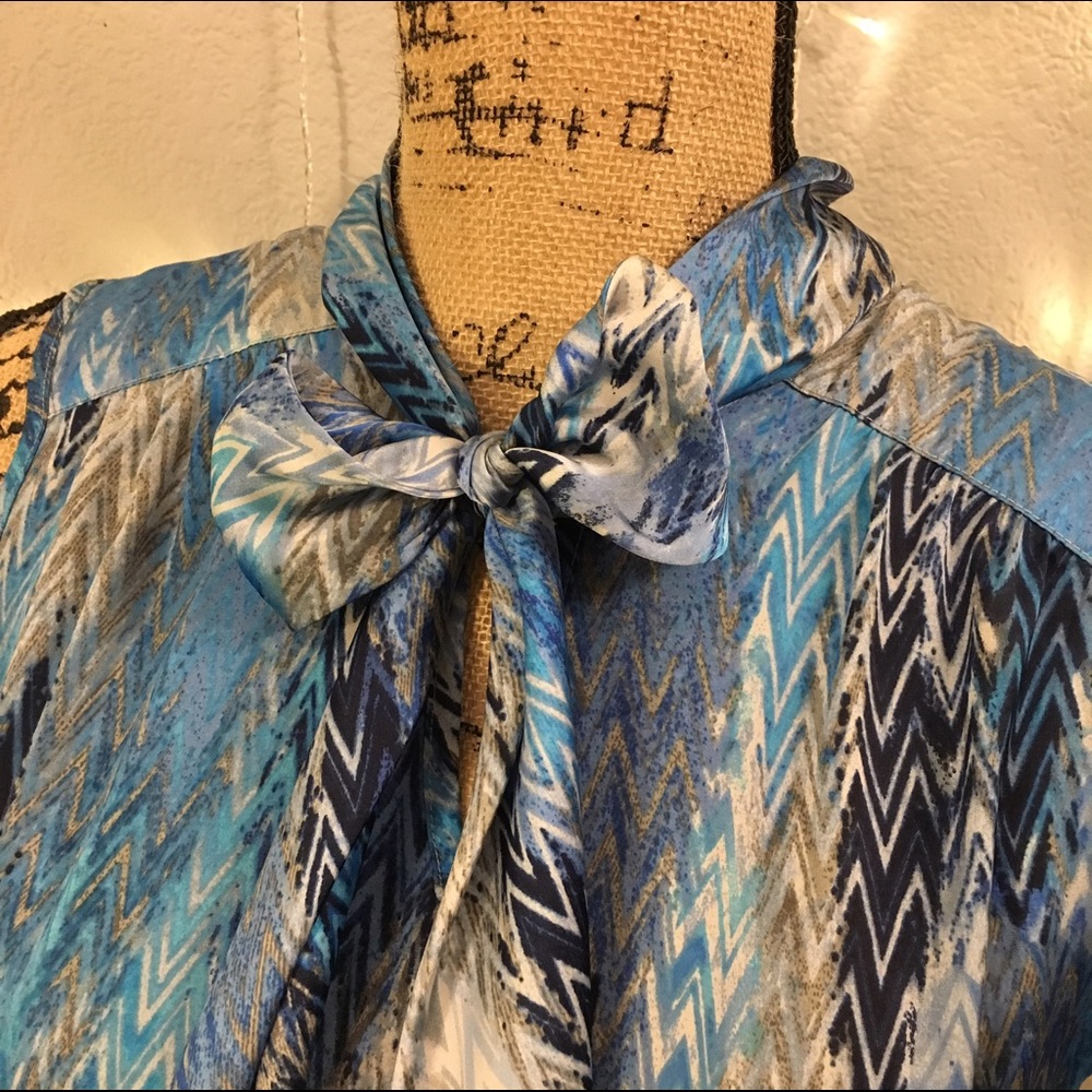 🎊🔥FINAL SALE🔥🎊Beautiful print blouse